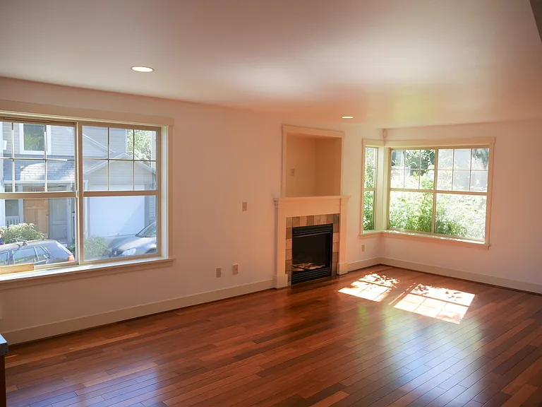 2020 E Terrace St — Photo 3
