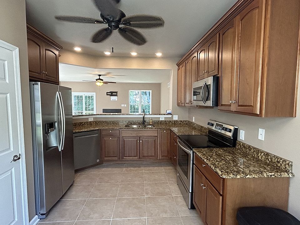 1st image of 59 Mahopac Dr