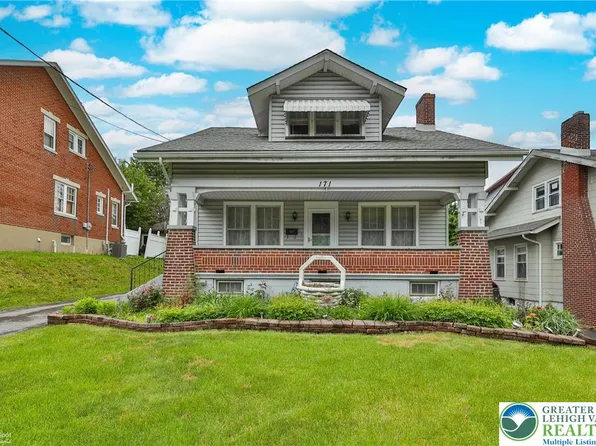 171 N New St, Nazareth, PA 18064