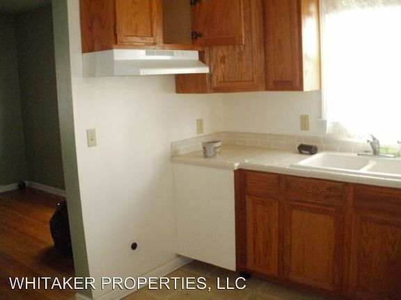 5th image of 654 Randolph St