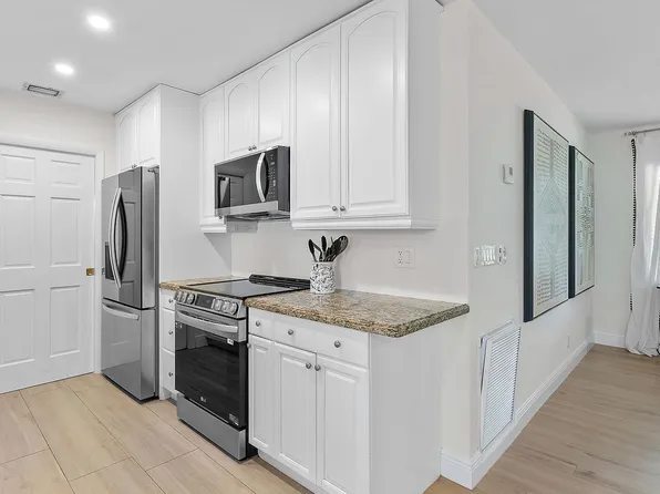 750 Heron Dr, Delray Beach, FL 33444