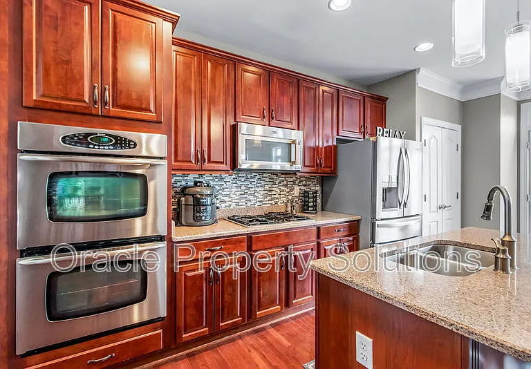9701 Mossy Bark Ln — Photo 3