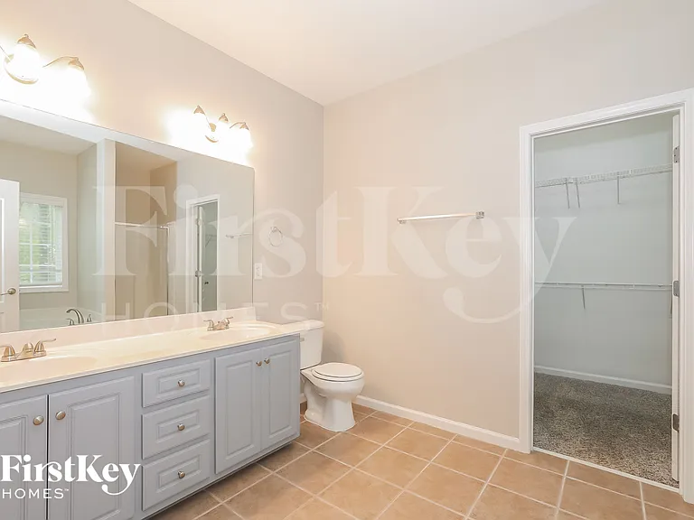 2570 Serenity St — Photo 9