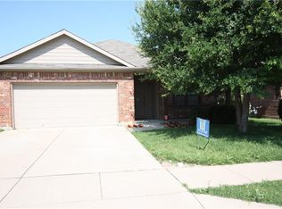 5821 Blue Ribbon Rd, Fort Worth, TX 76179