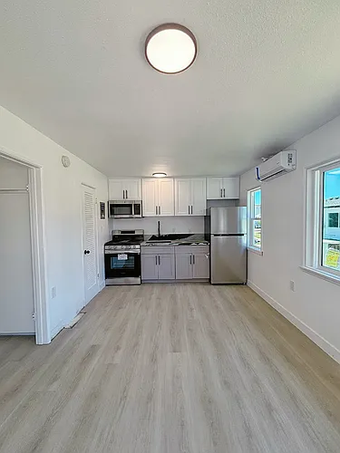 1512 W 5th St #1512 Photo 1