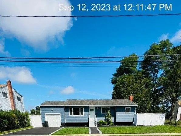 15 Matthew Drive, Amityville, NY 11701