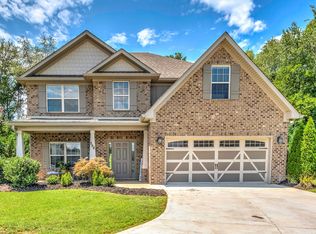 598 W Glenbrook Dr, Lenoir City, TN 37771