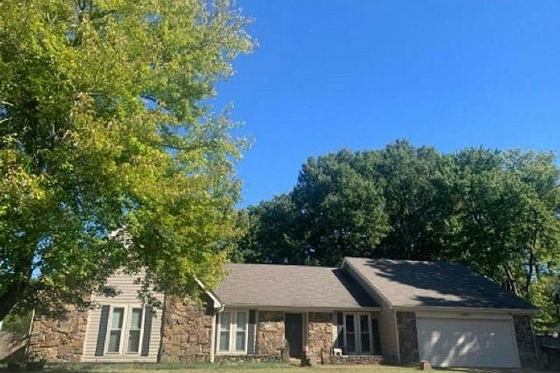 1st image of 3482 Josee Ln