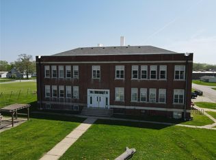 312 Sycamore St, Cambridge, IA 50046