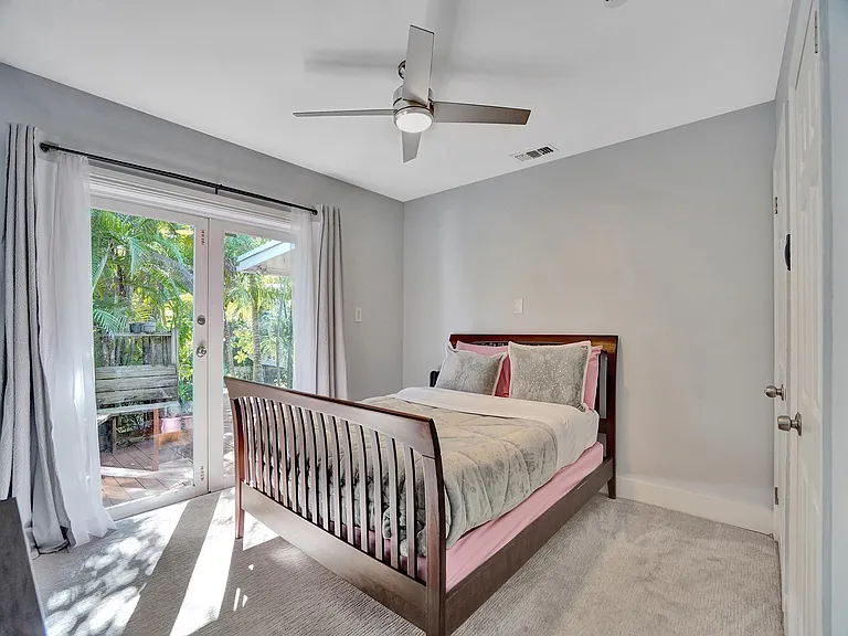 720 SW 11th Ct — Photo 19