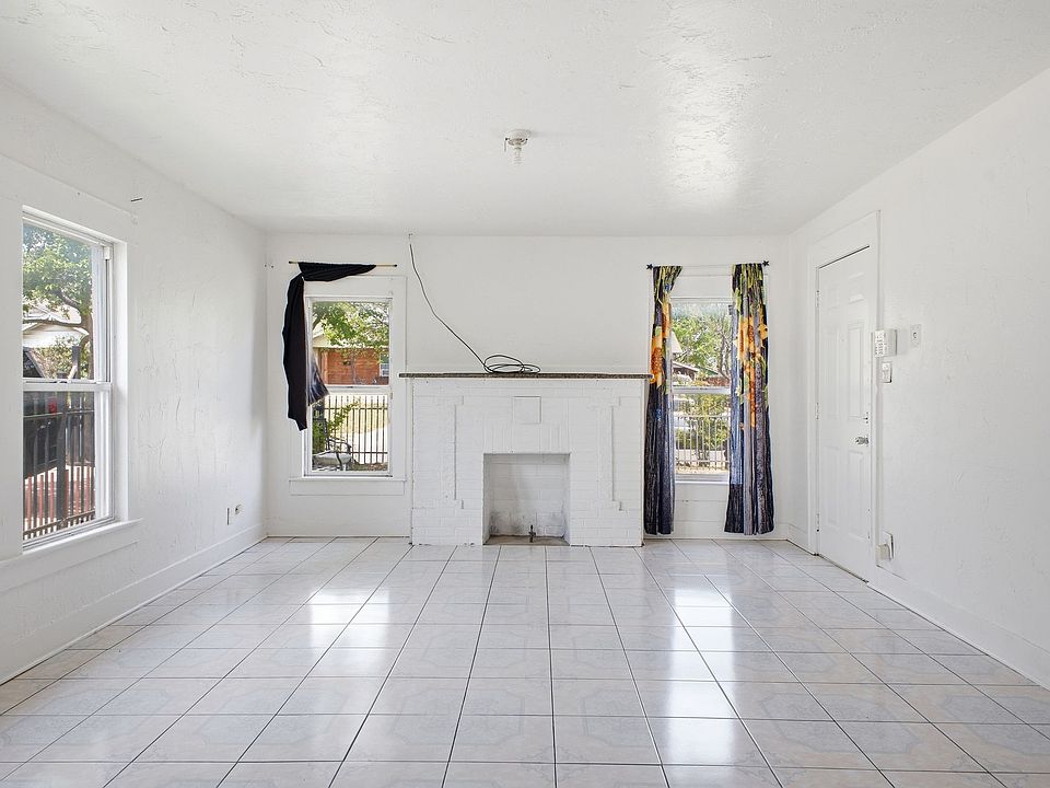 1st image of 2634 Emmett St