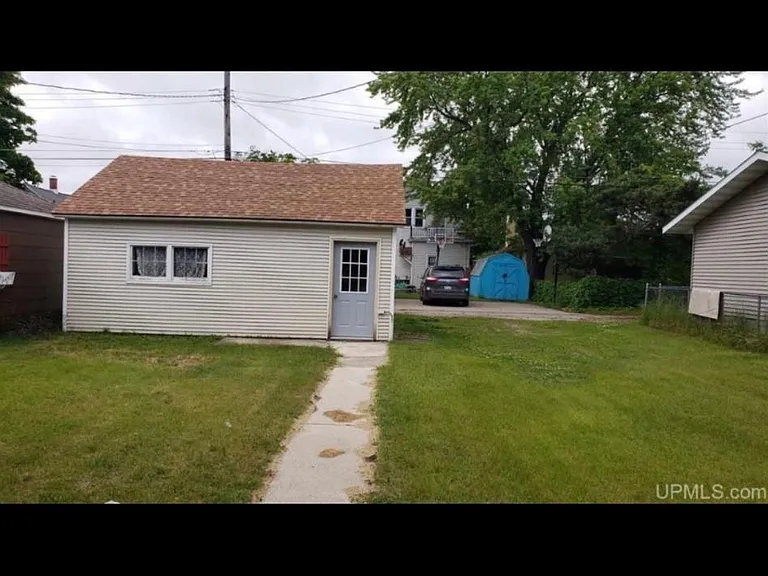 304 S 17th St — Photo 2