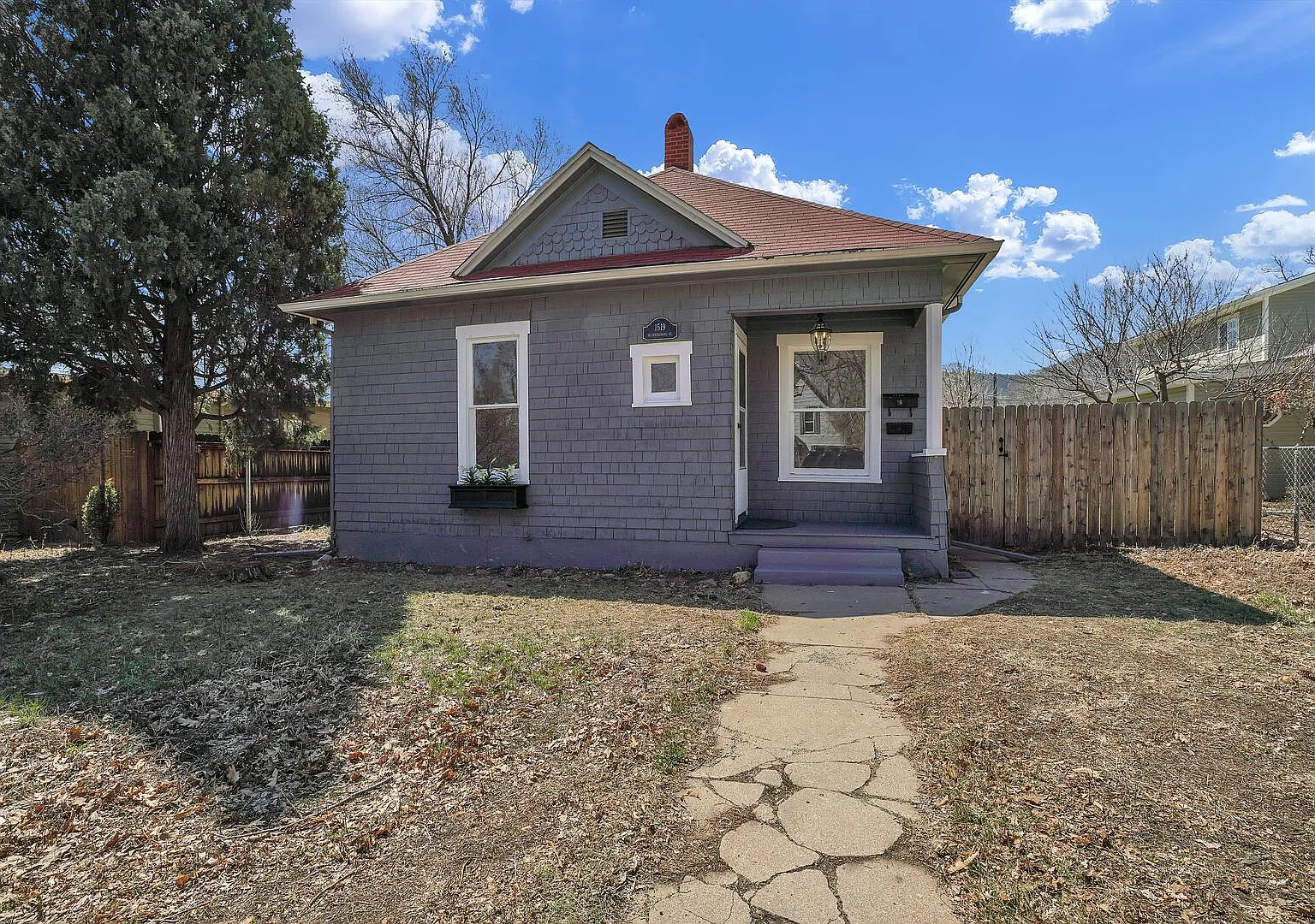 1519 W Cucharras St — Photo 1
