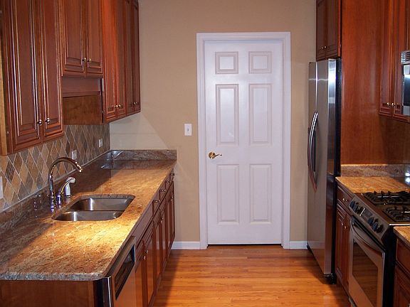 2nd image of 1207 Ashbrook Ct