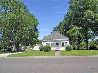 1008 S 8th St, Clinton, MO 64735