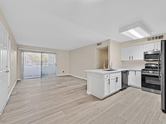 3rd image of 3061 Key Largo Dr Unit 201