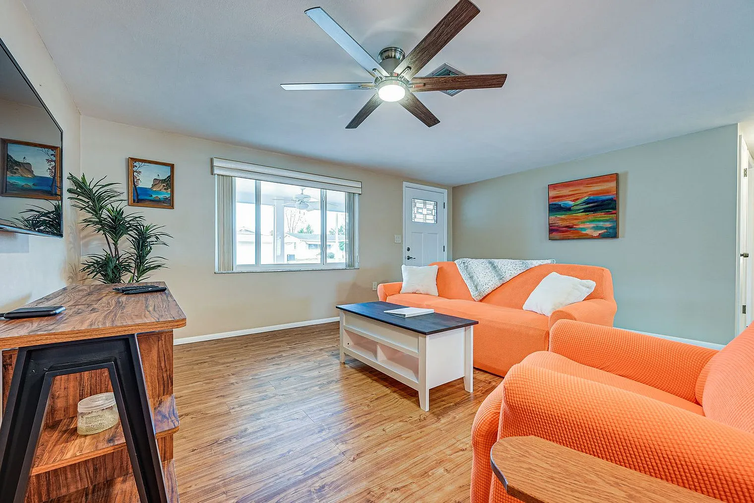2 bed, 2.0 bath, 1097 sqft, $2,322 — Photo 1