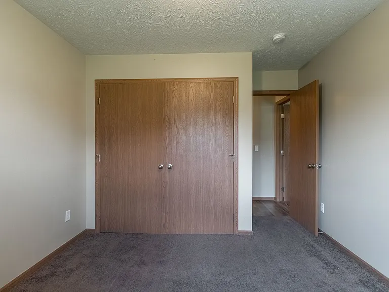 2849 W Rose St — Photo 8