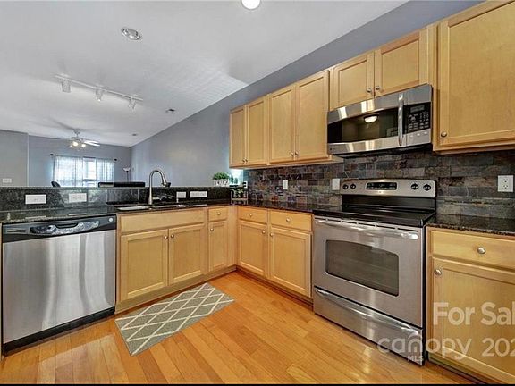 4th image of 510 Village Park Dr