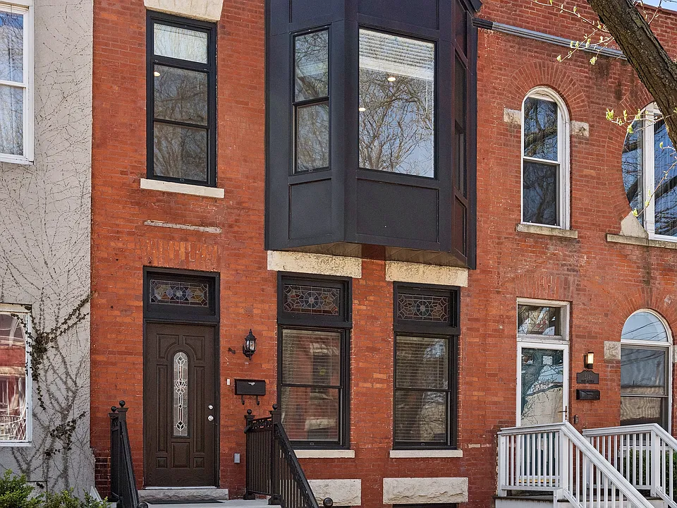 2347 W Altgeld St