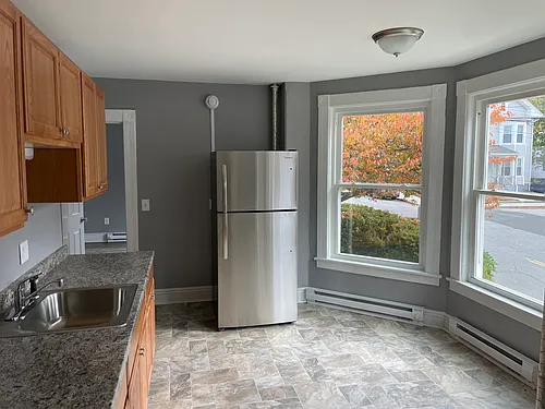 108 Spring St Photo 1