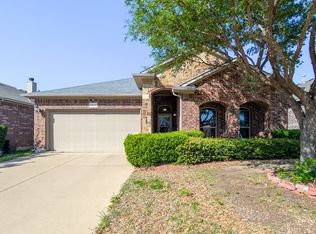5821 Comanche Peak Dr, Fort Worth, TX 76179