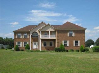 1240 Russell Rd, Bolivar, TN 38008