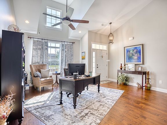 5th image of 141 Camrose Way
