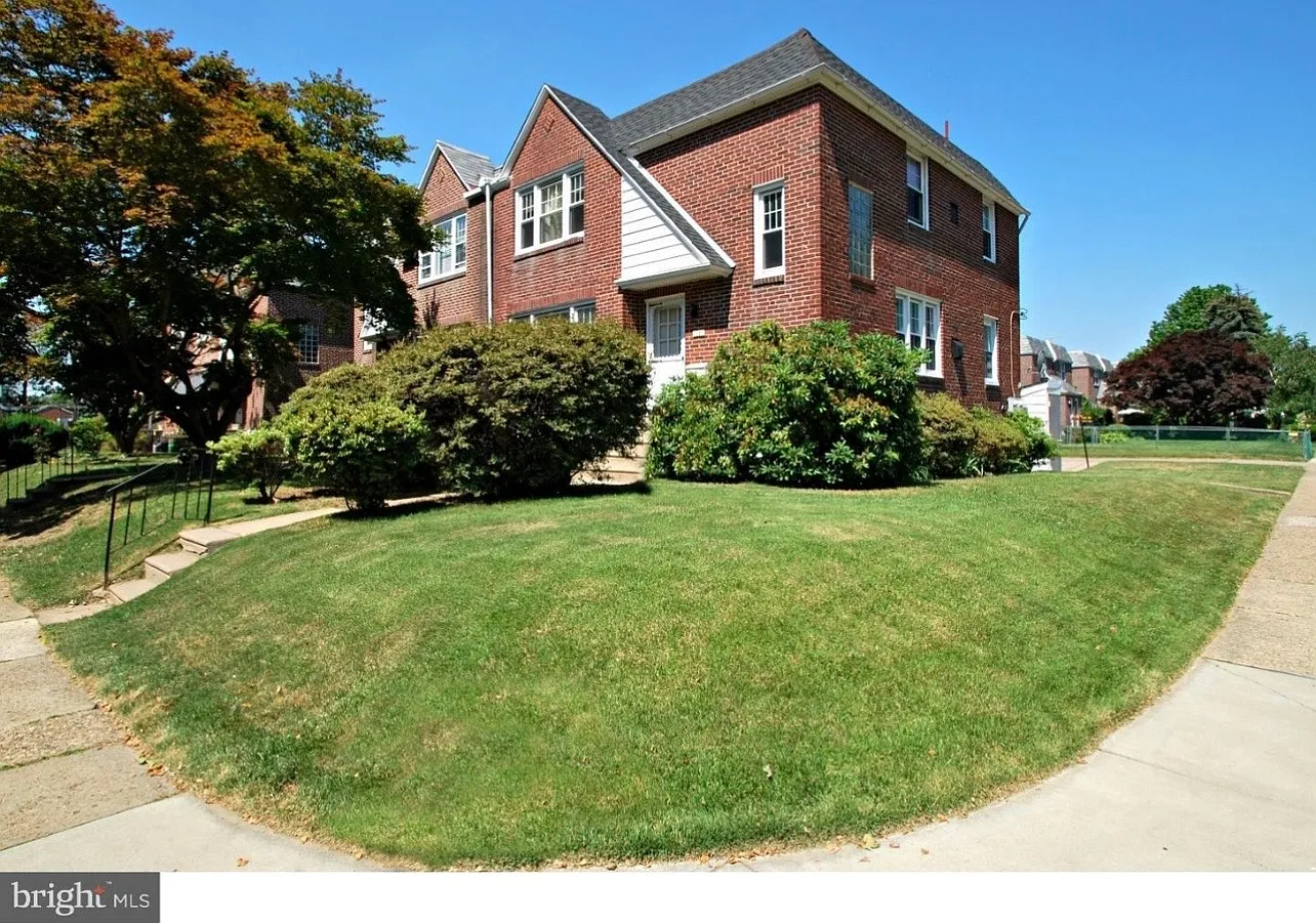2 bed, 800 sqft, $1,425 — Photo 1