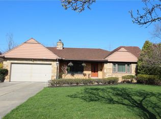 2560 Larchmont Rd, Beachwood, OH 44122