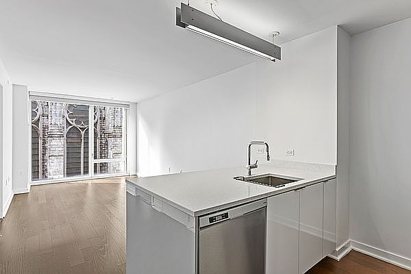 1st image of 400 W 113th St APT 1121