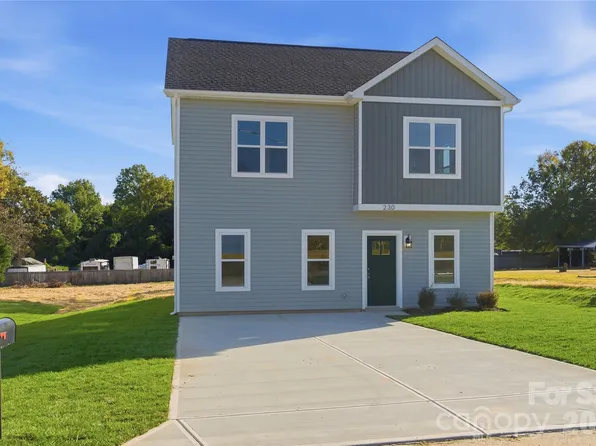230 1st St S, Fort Mill, SC 29708