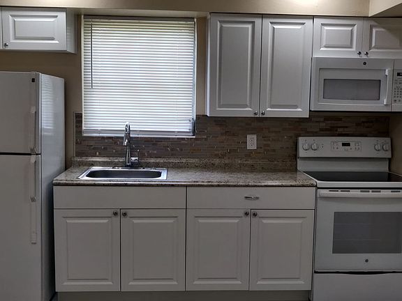 5th image of 428 Ellsworth St