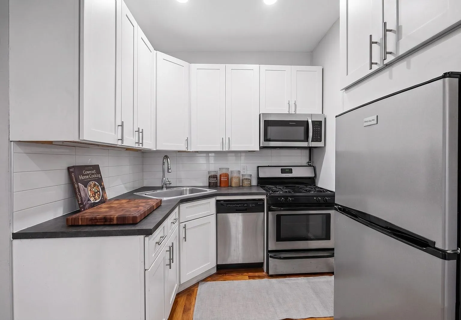 153 Edgecombe Avenue — Photo 2