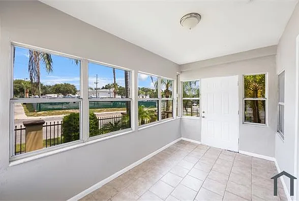 3 bed, $2,095 — Photo 2