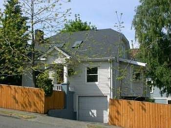 3rd image of 7504 Ravenna Ave NE