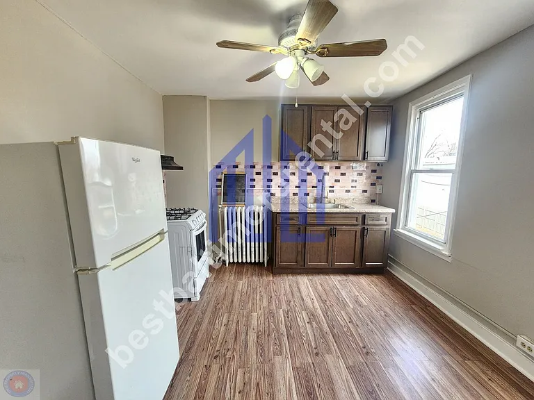 2535 Greenmount Ave — Photo 7