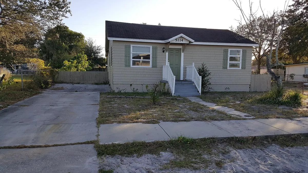 2 bed, 936 sqft, $1,650 — Photo 1