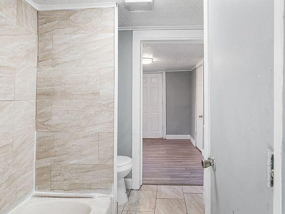 5th image of 1716 Maple Ave