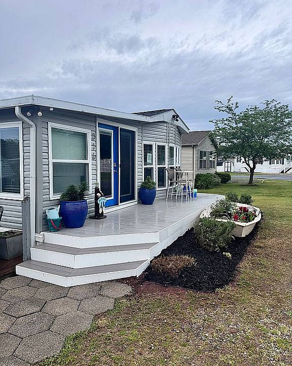 1st image of 316 Dolphin Dr