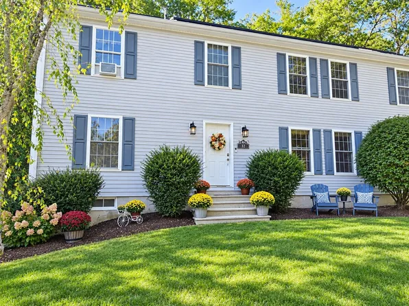 115 Farm Pond Rd, Oakham, MA 01068