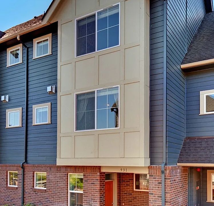 1st image of 931 4th Ave NE