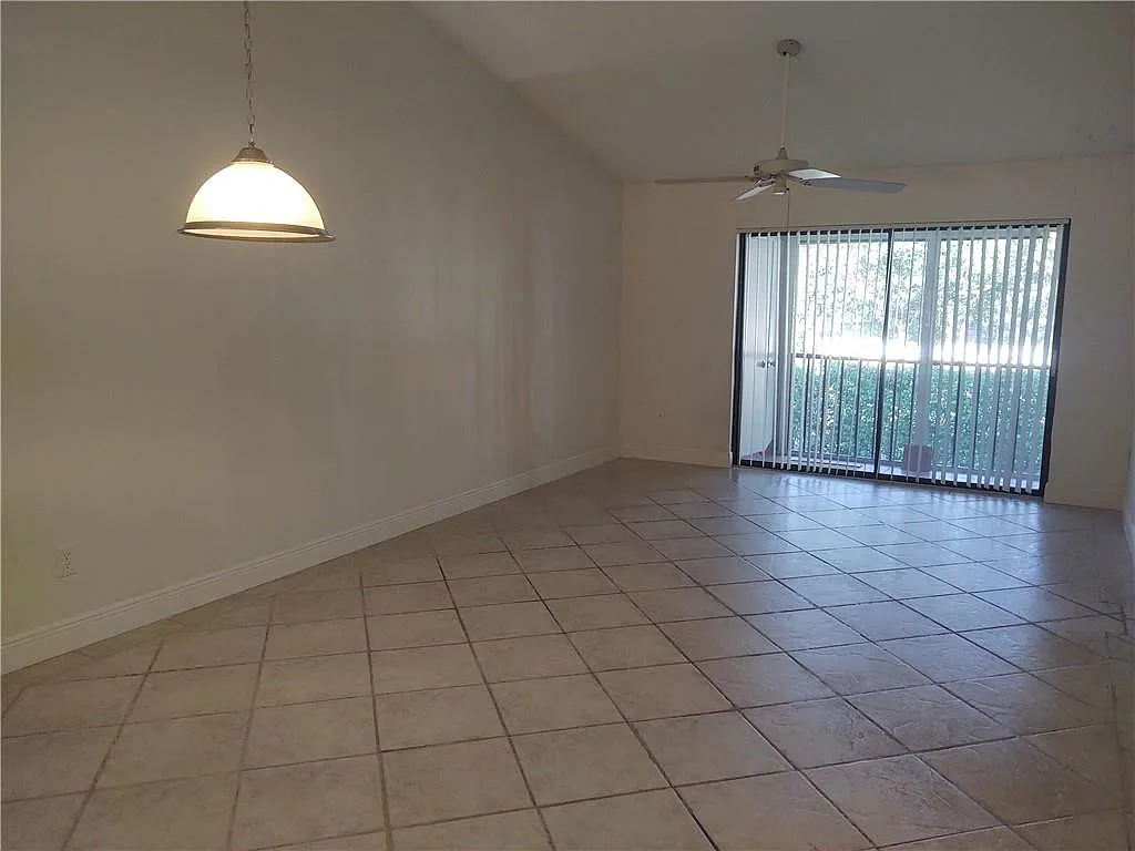 2 bed, 2.0 bath, 1200 sqft, $2,200 — Photo 4