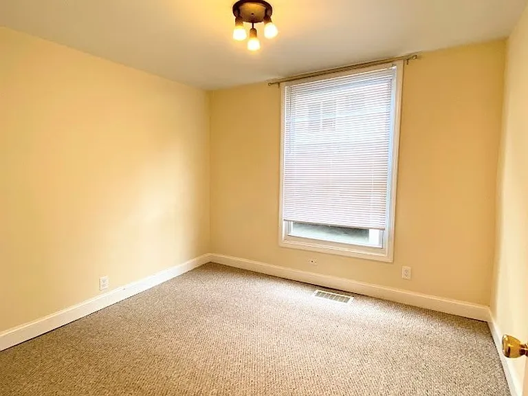 511 N Lincoln St — Photo 10