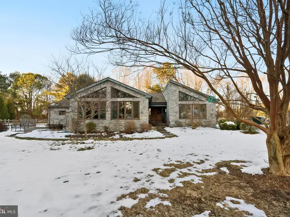 5 Captain Ct, Grasonville, MD 21638