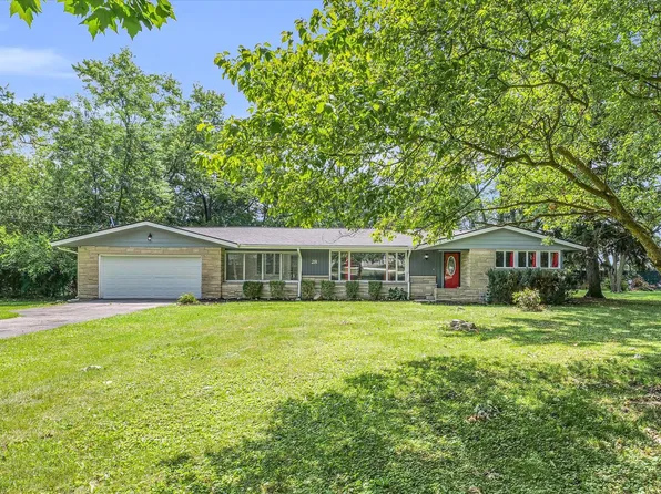 28 Lange Ave, Savoy, IL 61874