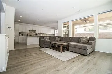 3468 Villa Dr — Photo 2