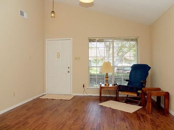 3rd image of 1015 E Yager Ln Unit 10
