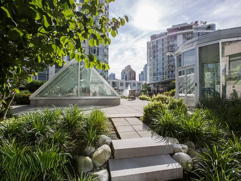 1111 Marinaside Cres #THN — Photo 28