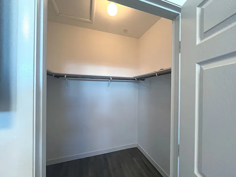 1533 Franklin Ln — Photo 40